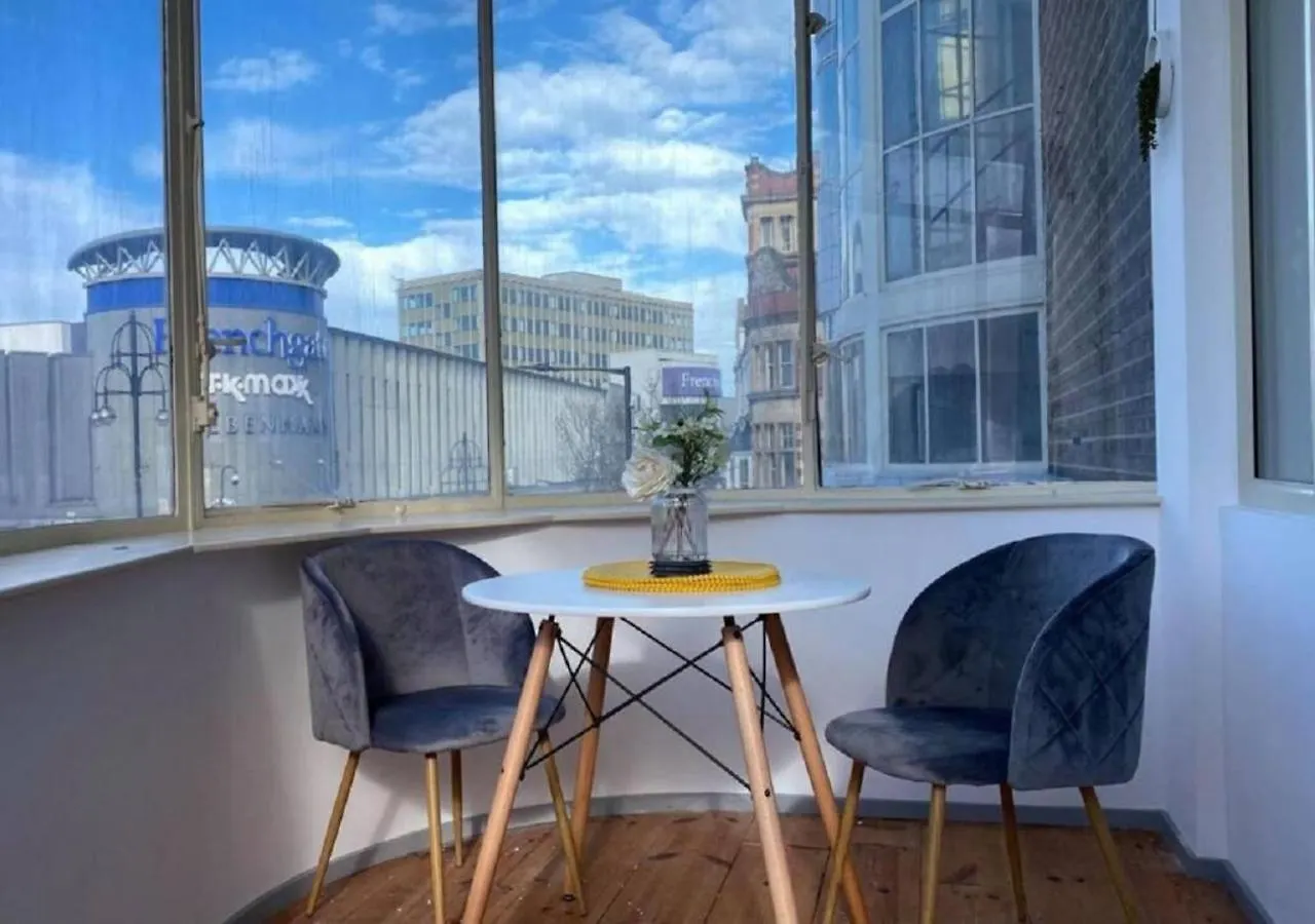 Doncaster City Centre Deluxe Whole Apartment Sleeps 4 D19